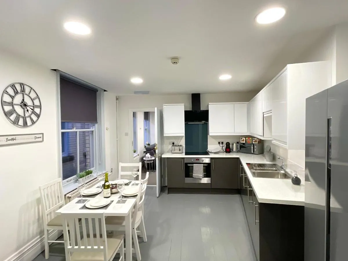 Central Penthouse By Hnfc Stays Newcastle upon Tyne 0*,